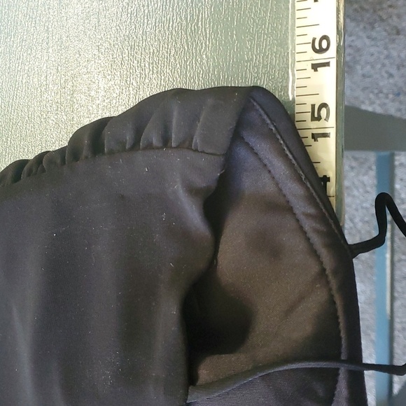 BLACK DRESS. WITH SPEGETT STRAPS. by Laundry, size 6. Clinching on side. COCKTAI - Picture 8 of 9